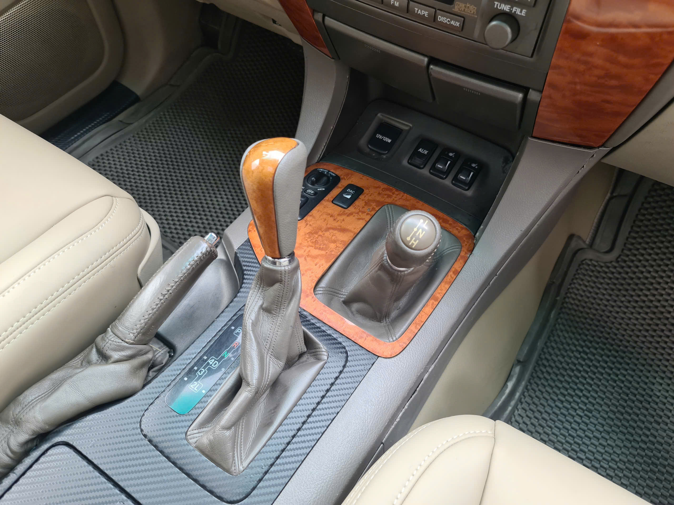 z7649473200424_012_16107cc7a210016da6dd612e6a0939f1