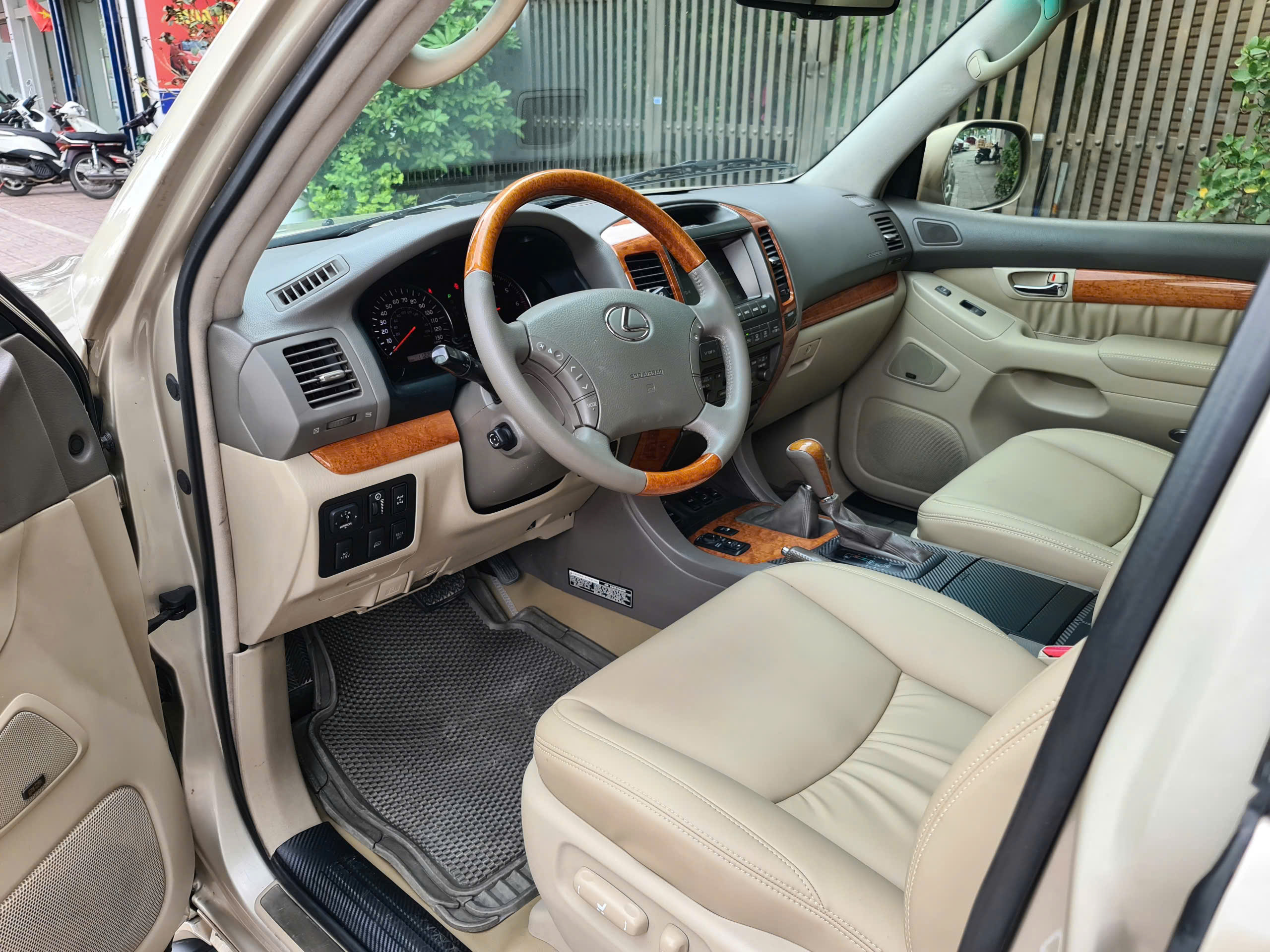 z7649473200424_018_817f14823aa4c290e5315317c68b8d62