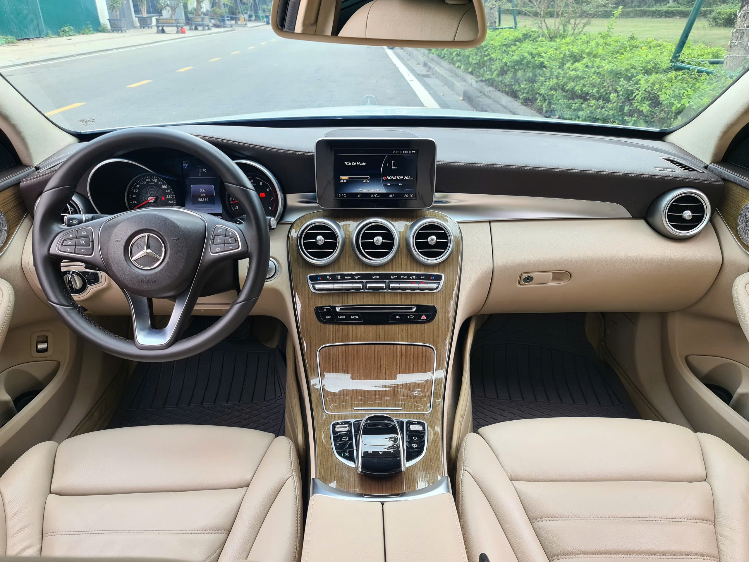 z7653338760163_011_26e140e66f8be3d25621109c730616dd