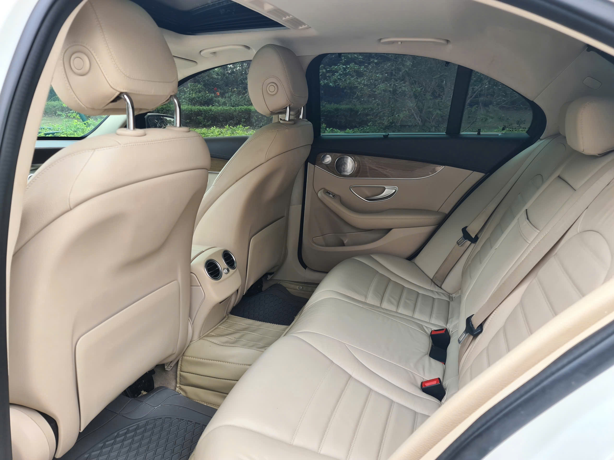 z7653338760163_013_ad15bb63aac0d57dea442cbf15db5bf2