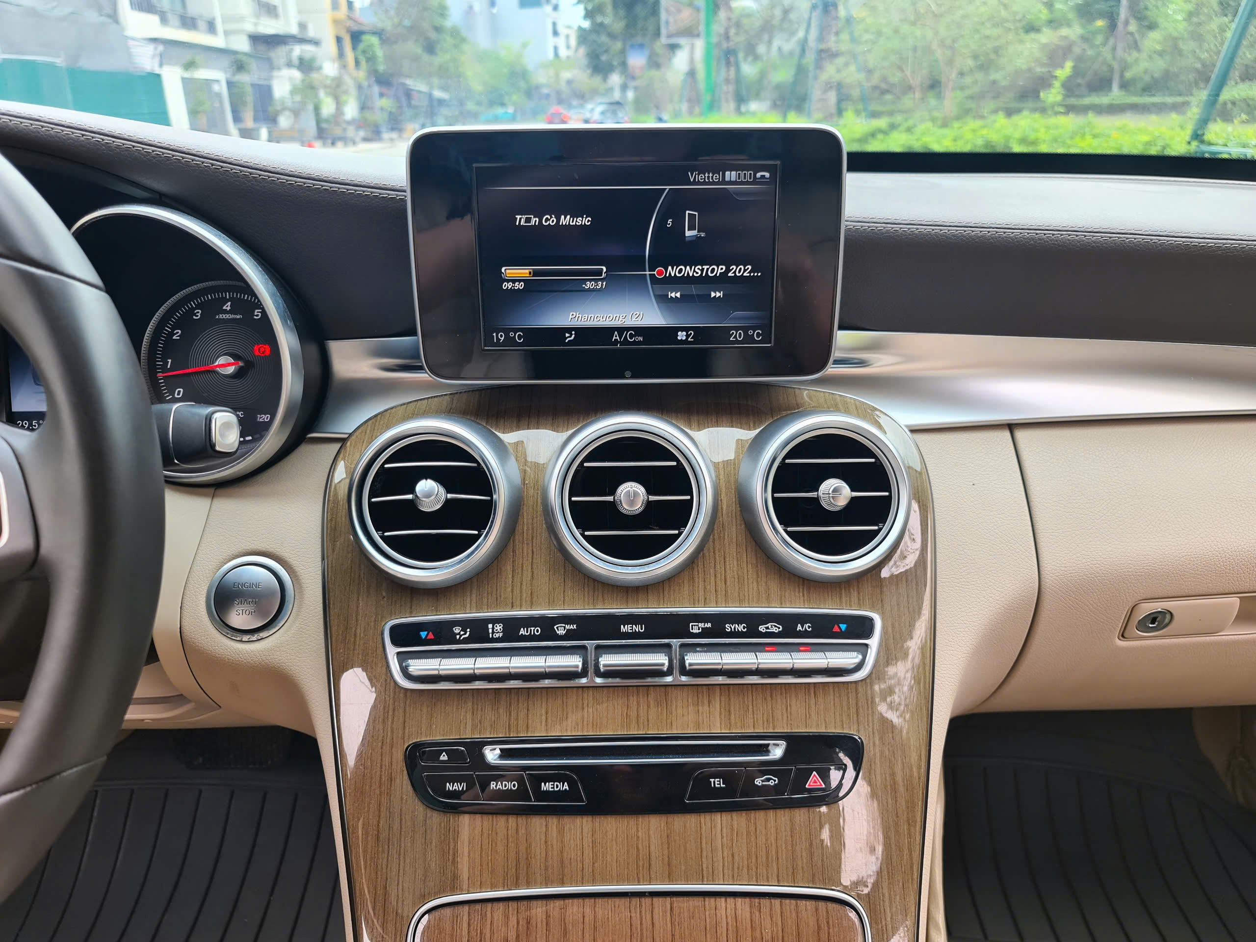 z7653338760163_016_7bfadd0681f2bf350b4c3bdae28b2b5e