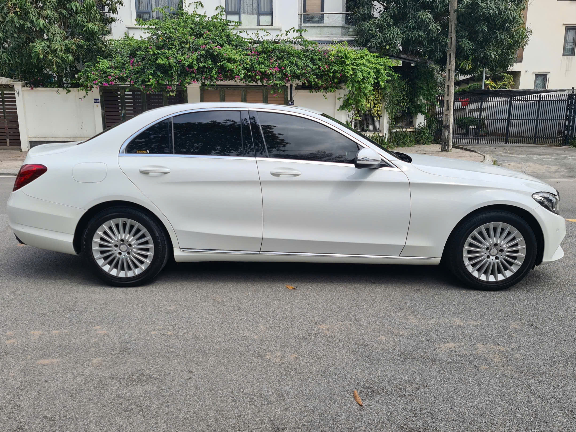 z7653338760163_026_1574d827ad862bacd884a81fe710963f